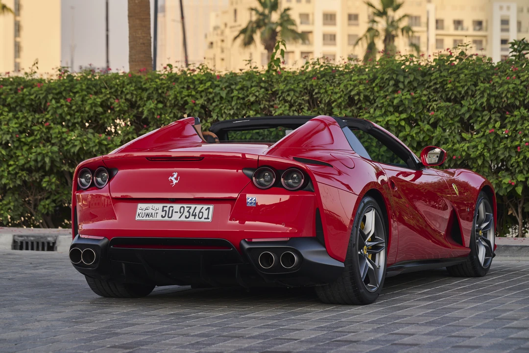 2021 Ferrari 812 GTS - Image 7 of 31