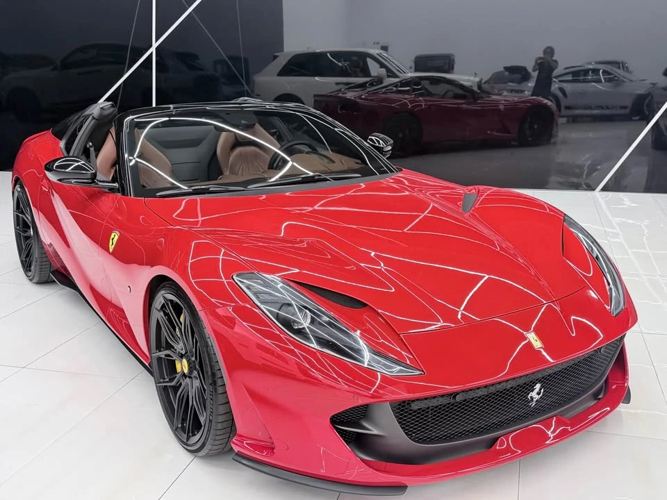 2021 Ferrari 812 GTS - Image 5 of 18