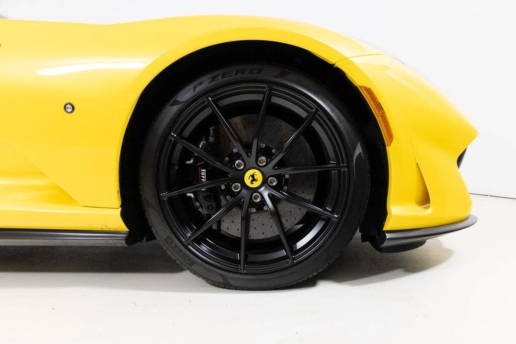 2021 Ferrari 812 GTS - Image 11 of 31