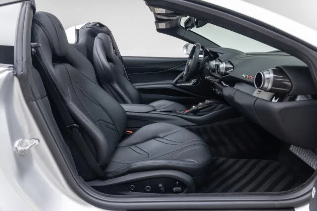 2021 Ferrari 812 GTS - Image 25 of 31