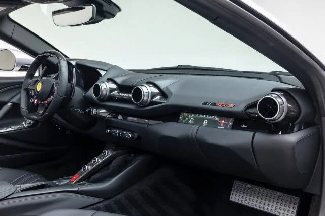 2021 Ferrari 812 GTS - Image 28 of 31