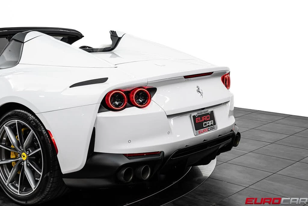 2021 Ferrari 812 GTS - Image 18 of 31