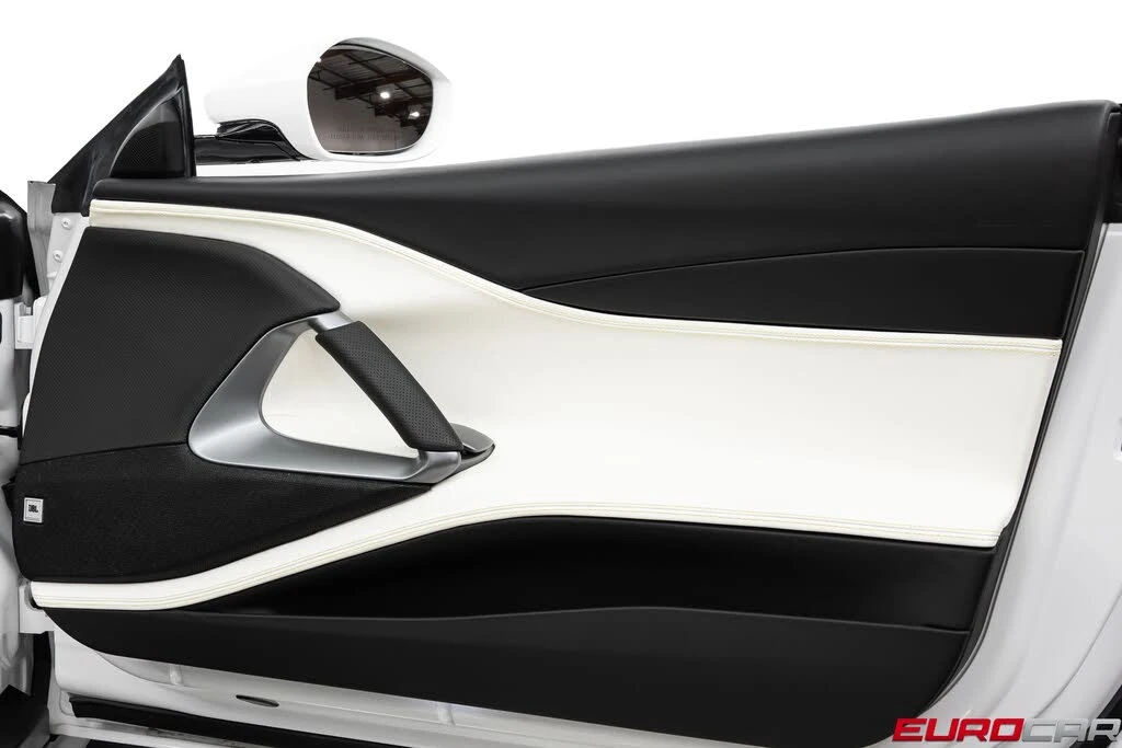 2021 Ferrari 812 GTS - Image 27 of 31