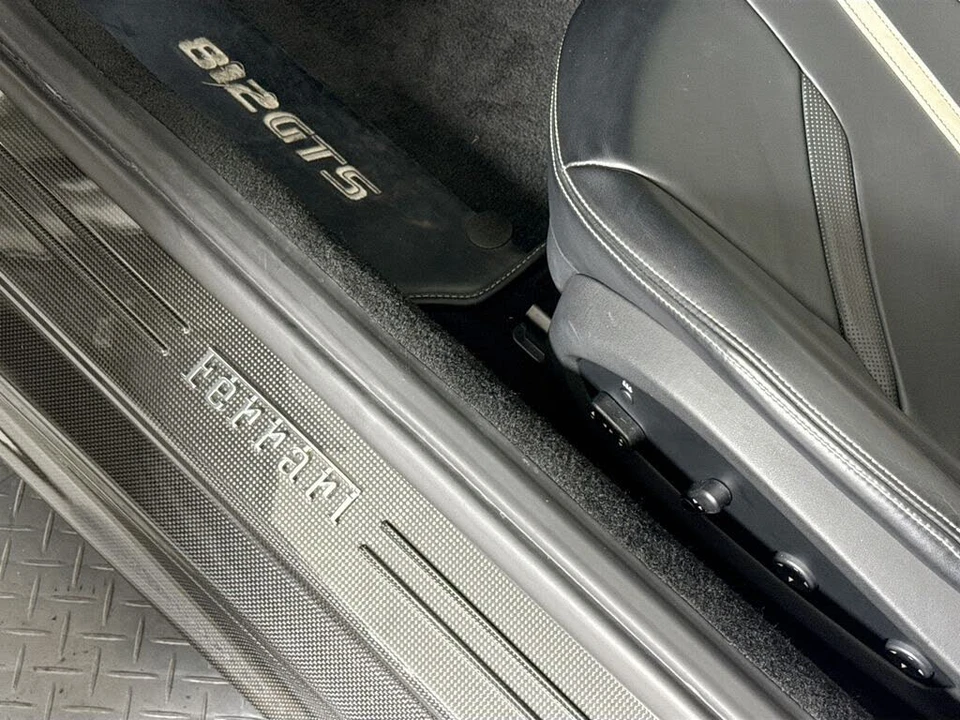 2021 Ferrari 812 GTS - Image 19 of 26