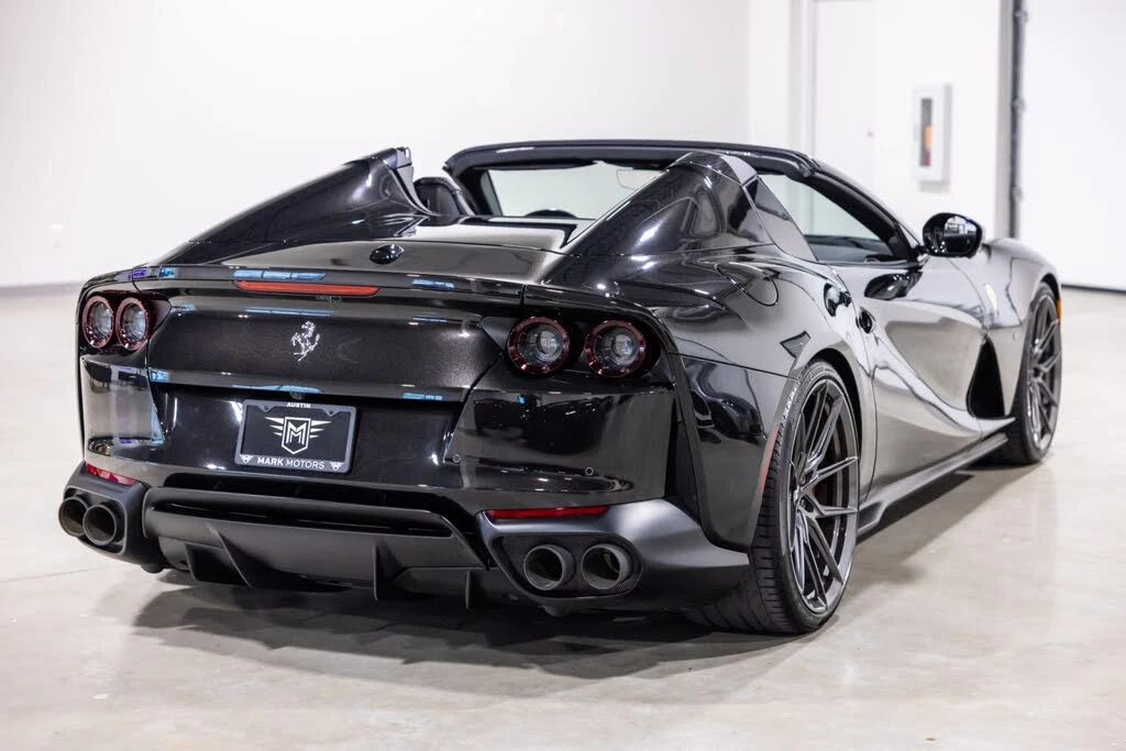 2021 Ferrari 812 GTS - Image 9 of 31