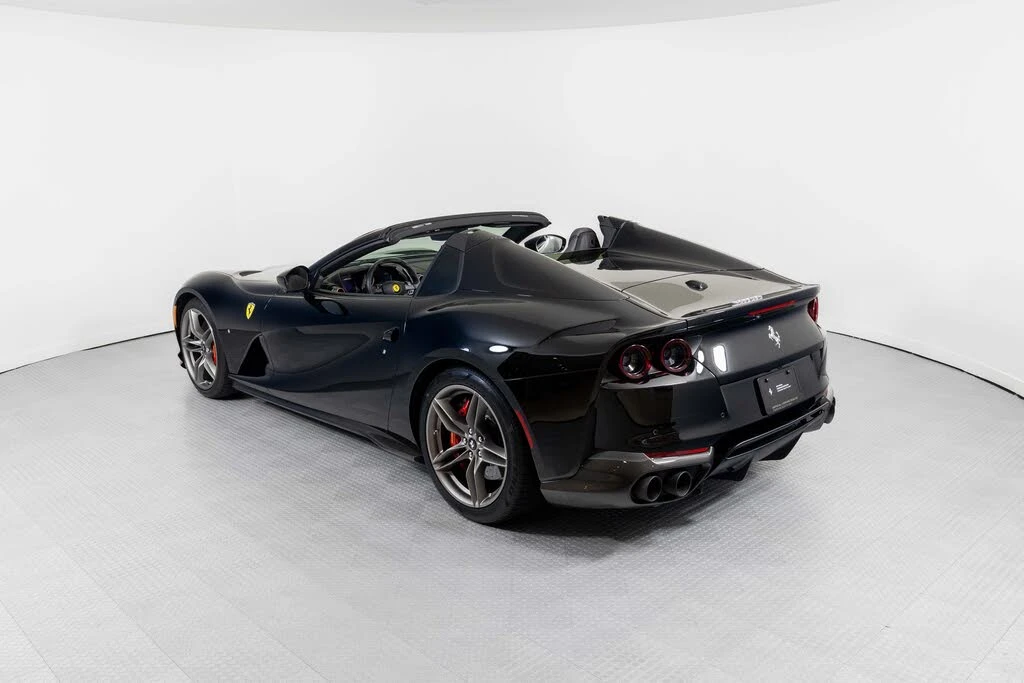 2021 Ferrari 812 GTS - Image 10 of 31