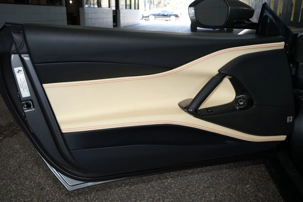 2021 Ferrari 812 GTS - Image 25 of 31