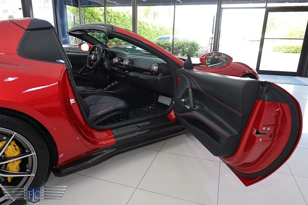 2021 Ferrari 812 GTS - Image 15 of 31