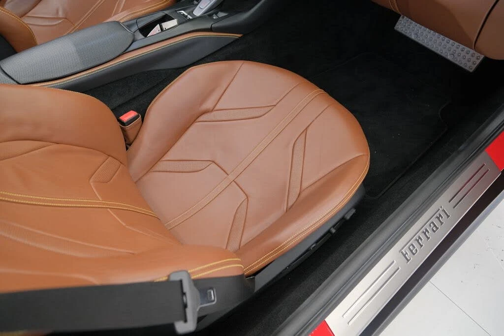 2021 Ferrari 812 GTS - Image 17 of 31