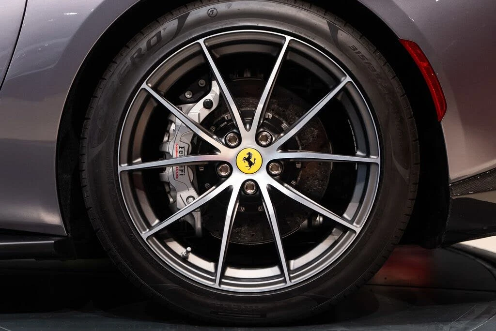 2021 Ferrari 812 GTS - Image 15 of 31