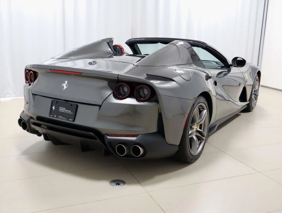 2021 Ferrari 812 GTS - Image 5 of 31