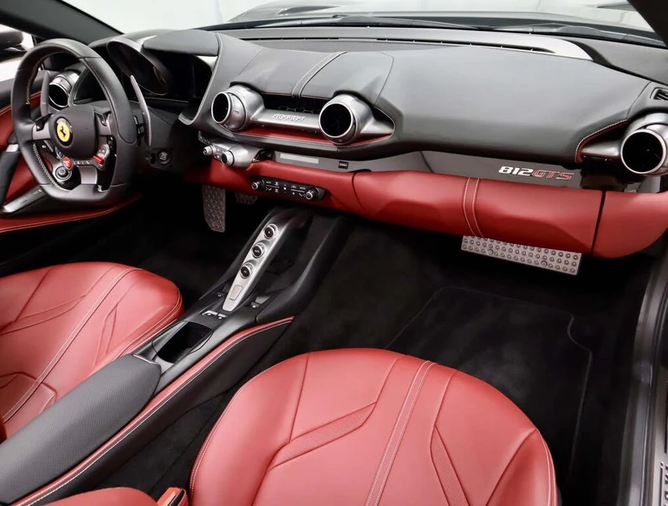 2021 Ferrari 812 GTS - Image 15 of 31