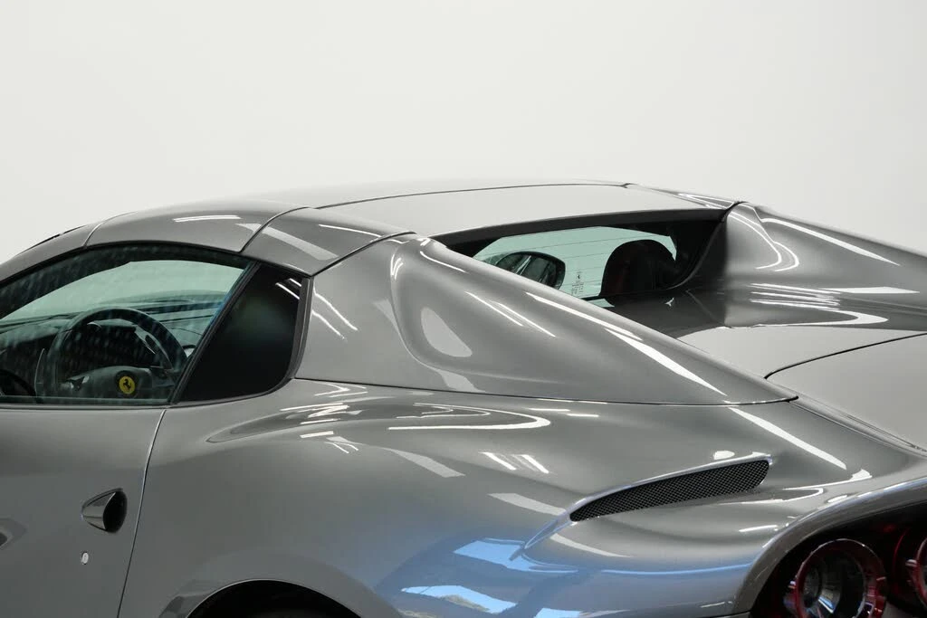 2021 Ferrari 812 GTS - Image 17 of 31