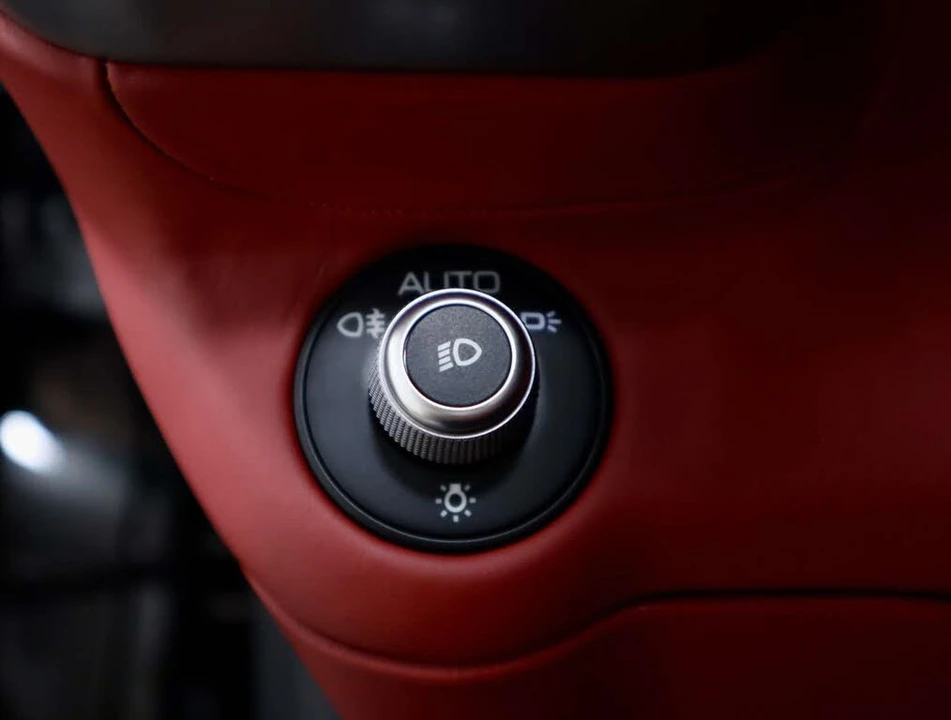 2021 Ferrari 812 GTS - Image 24 of 31