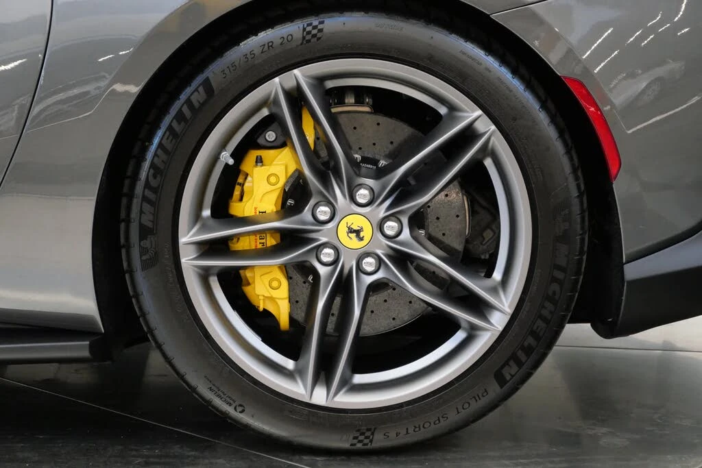 2021 Ferrari 812 GTS - Image 10 of 31