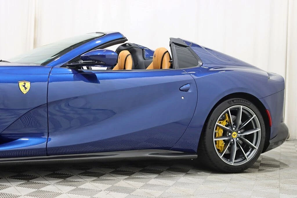 2021 Ferrari 812 GTS - Image 5 of 31