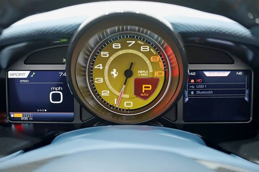 2021 Ferrari 812 GTS - Image 27 of 31