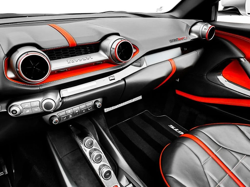 2021 Ferrari 812 GTS - Image 13 of 31