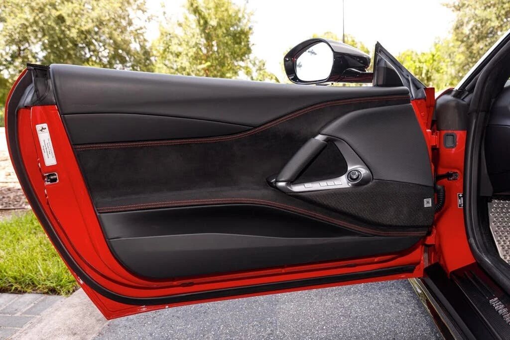 2021 Ferrari 812 GTS - Image 27 of 31