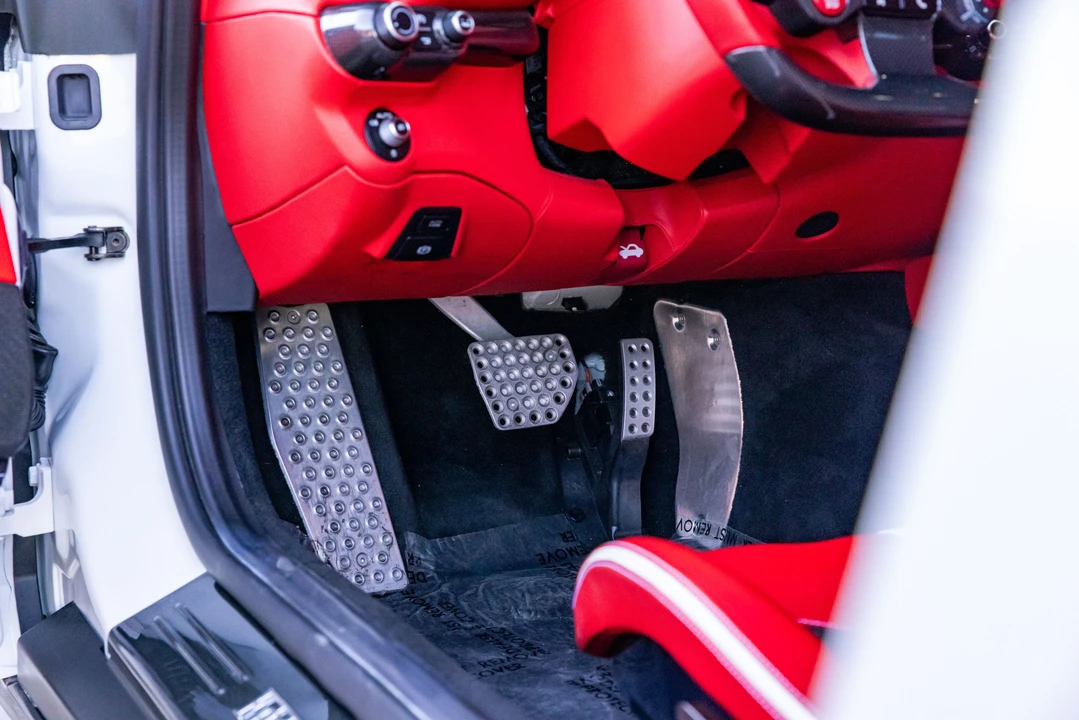 2021 Ferrari 812 GTS - Image 20 of 31