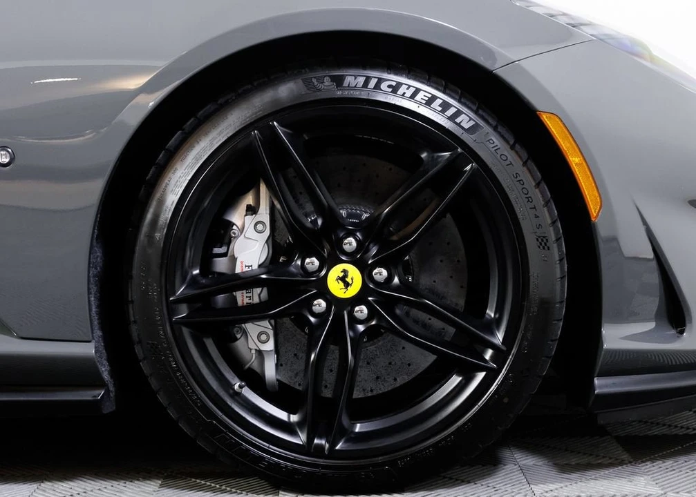 2021 Ferrari 812 GTS - Image 12 of 31
