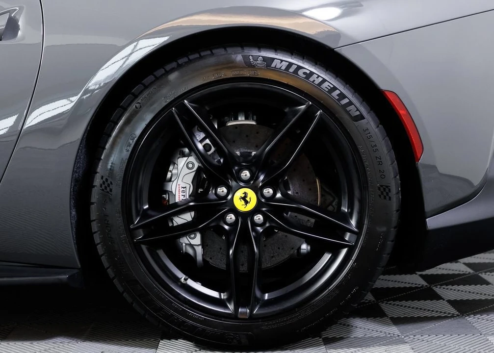 2021 Ferrari 812 GTS - Image 10 of 31