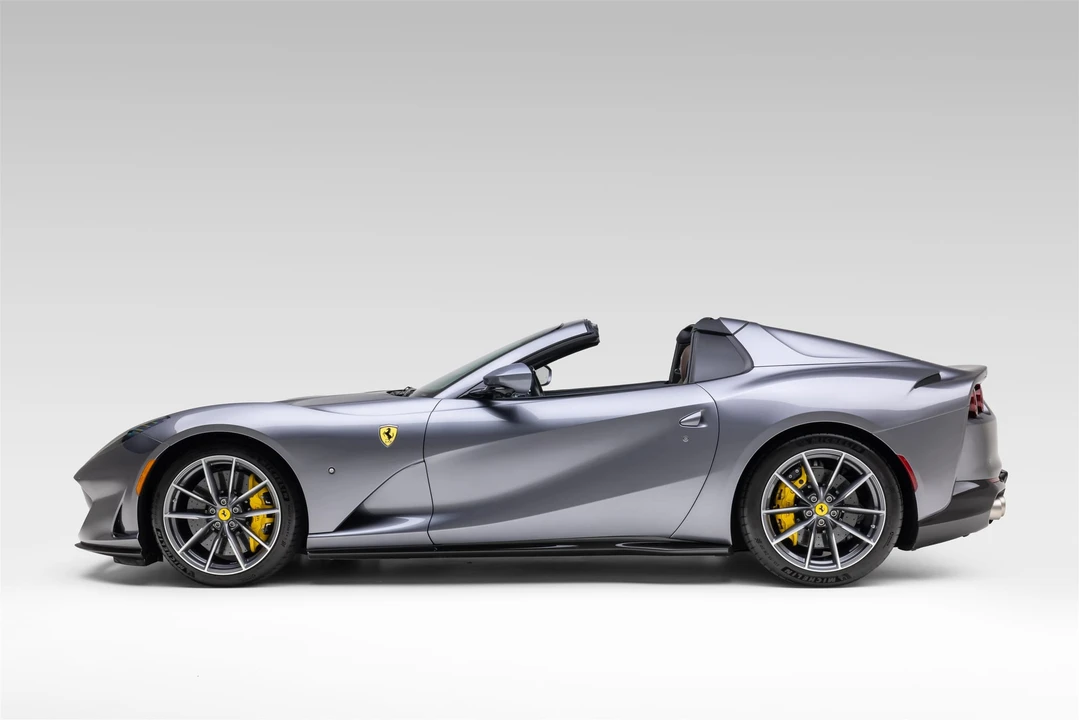 2021 Ferrari 812 GTS - Image 17 of 31