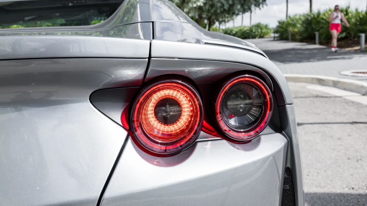 2021 Ferrari 812 GTS - Image 25 of 31