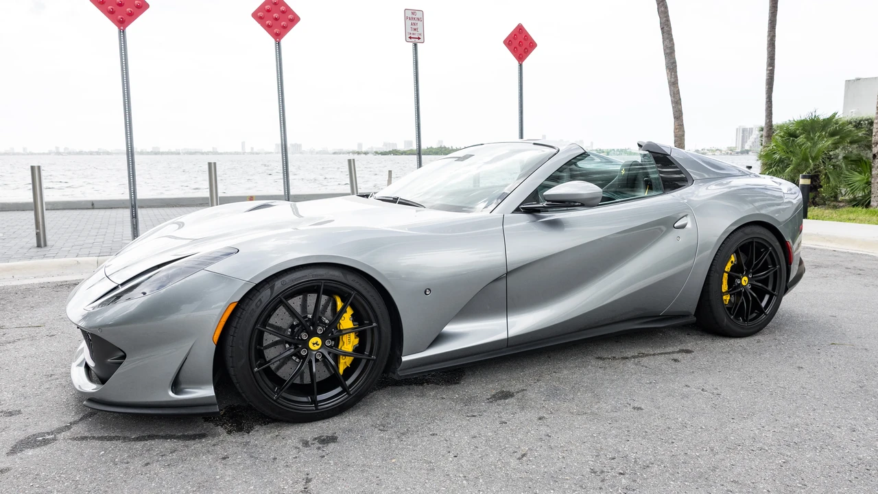 2021 Ferrari 812 GTS - Image 13 of 31