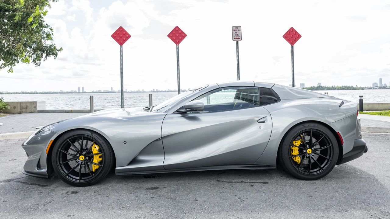 2021 Ferrari 812 GTS - Image 8 of 31