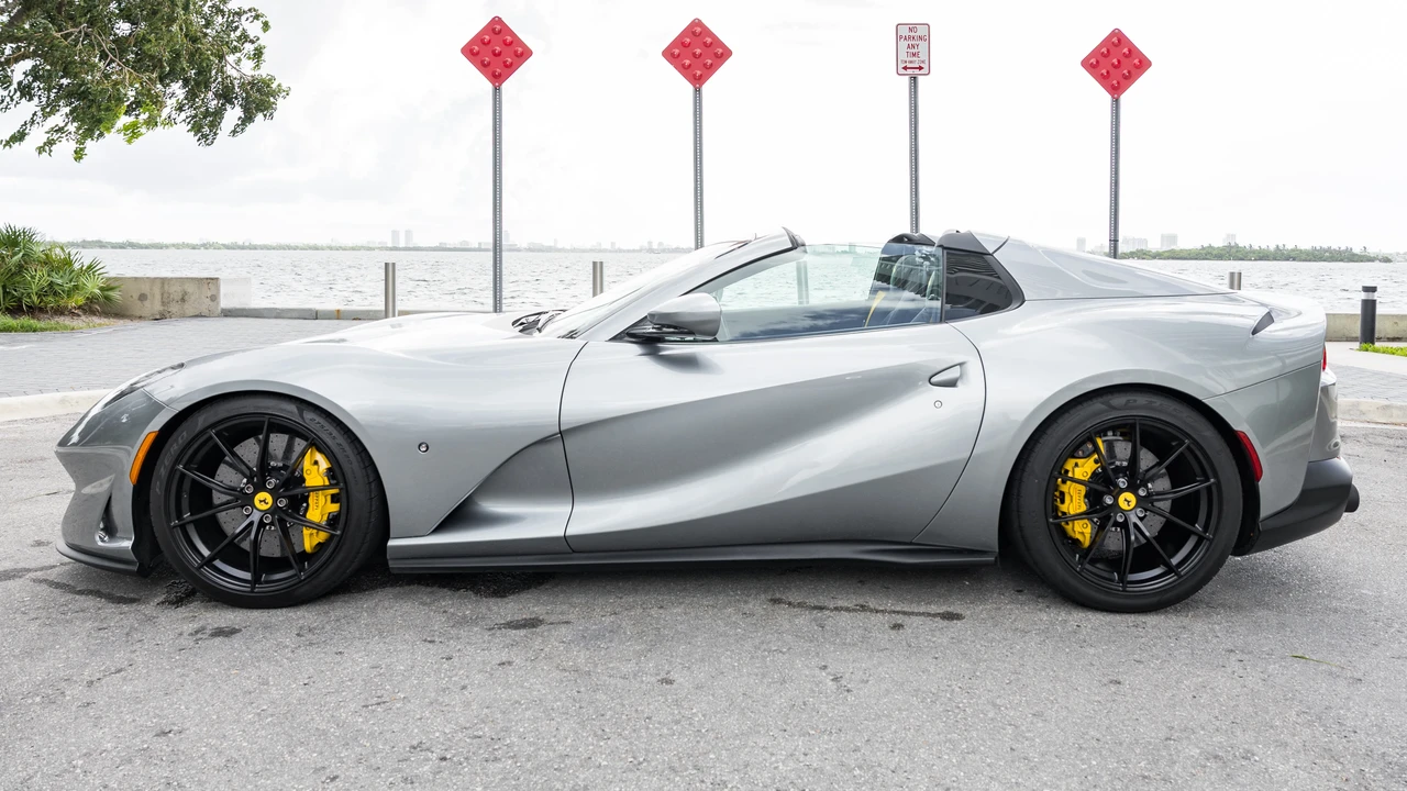 2021 Ferrari 812 GTS - Image 12 of 31