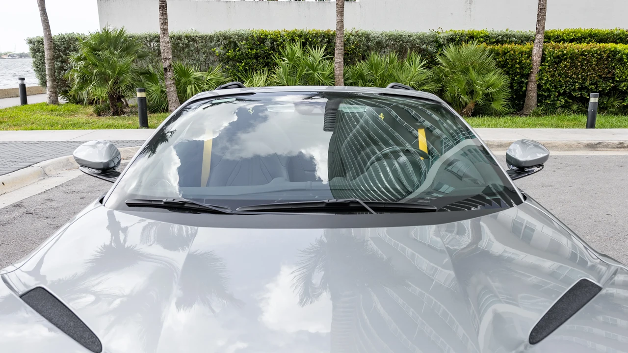 2021 Ferrari 812 GTS - Image 27 of 31