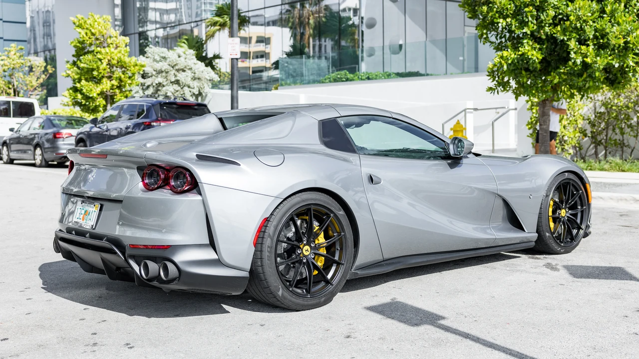 2021 Ferrari 812 GTS - Image 5 of 31