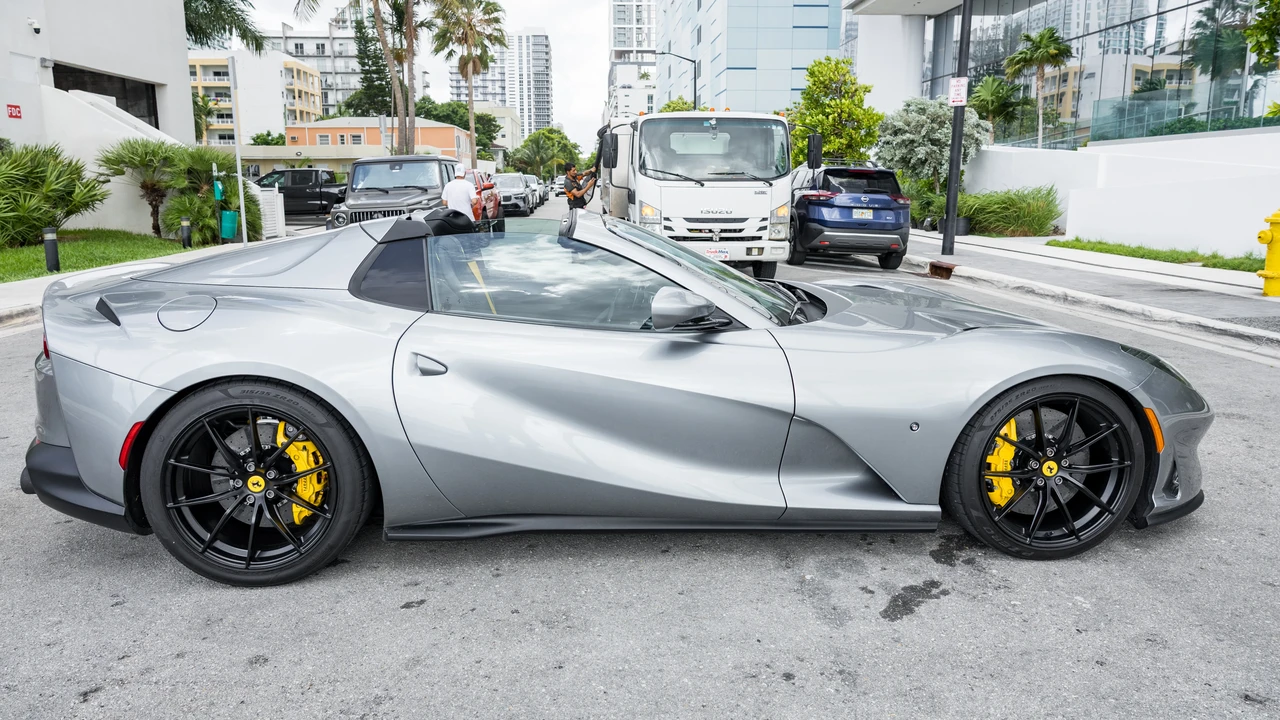 2021 Ferrari 812 GTS - Image 11 of 31