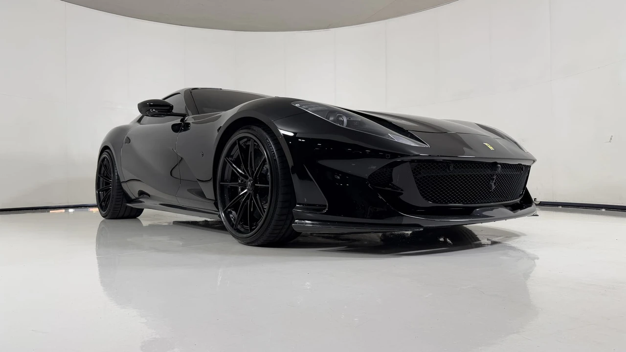 2021 Ferrari 812 GTS - Image 11 of 31