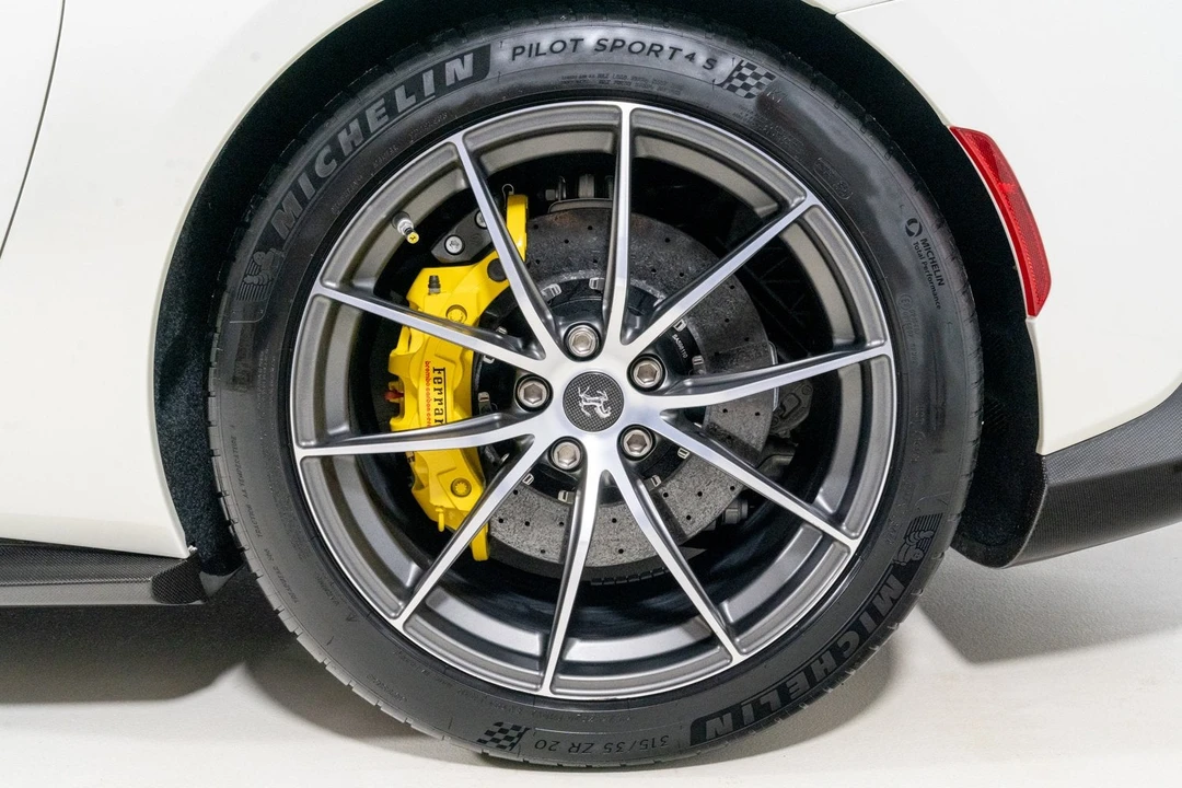 2021 Ferrari 812 GTS - Image 23 of 31