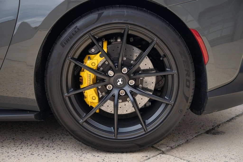 2021 Ferrari 812 GTS - Image 19 of 31