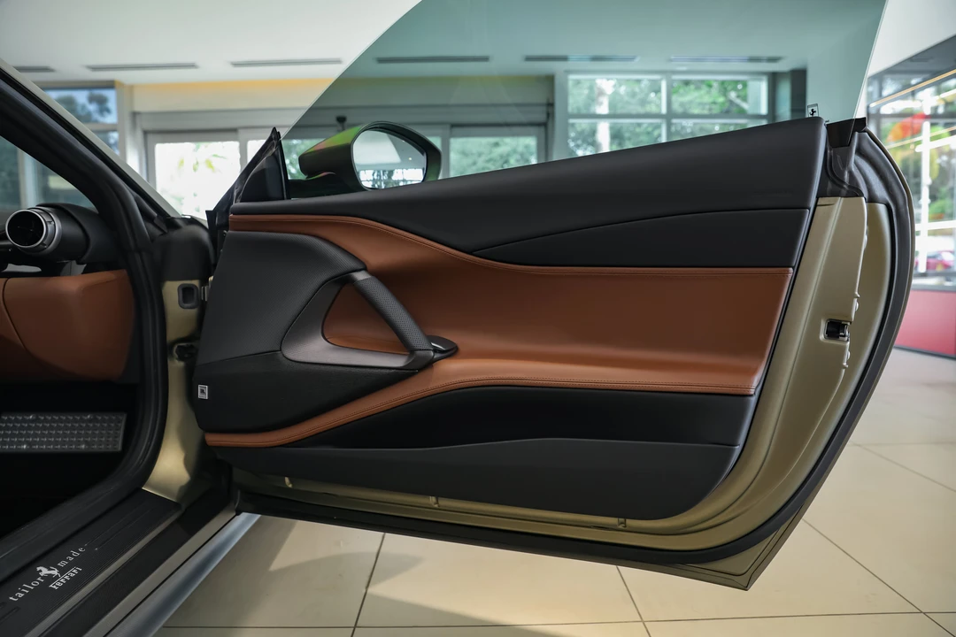 2021 Ferrari 812 GTS - Image 18 of 31