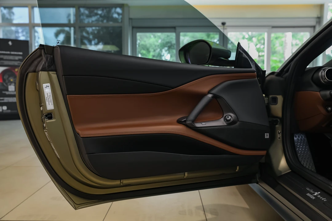 2021 Ferrari 812 GTS - Image 15 of 31