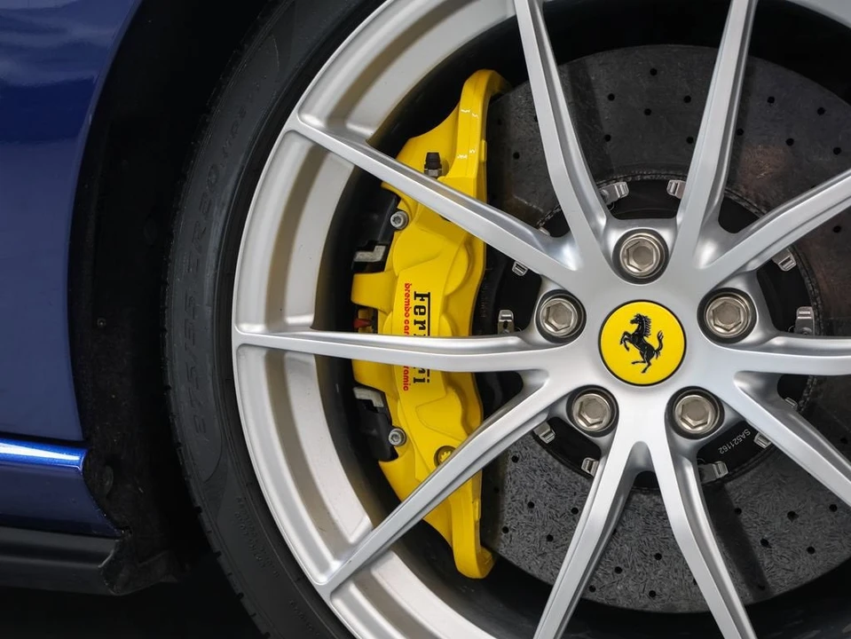 2021 Ferrari 812 GTS - Image 12 of 31