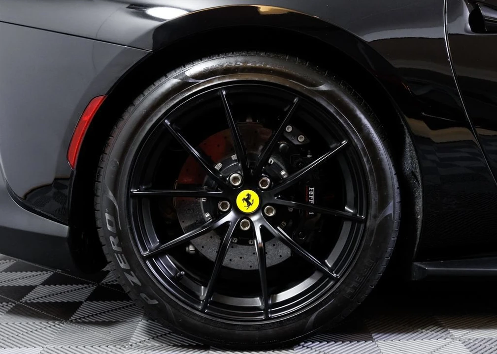 2021 Ferrari 812 GTS - Image 11 of 31