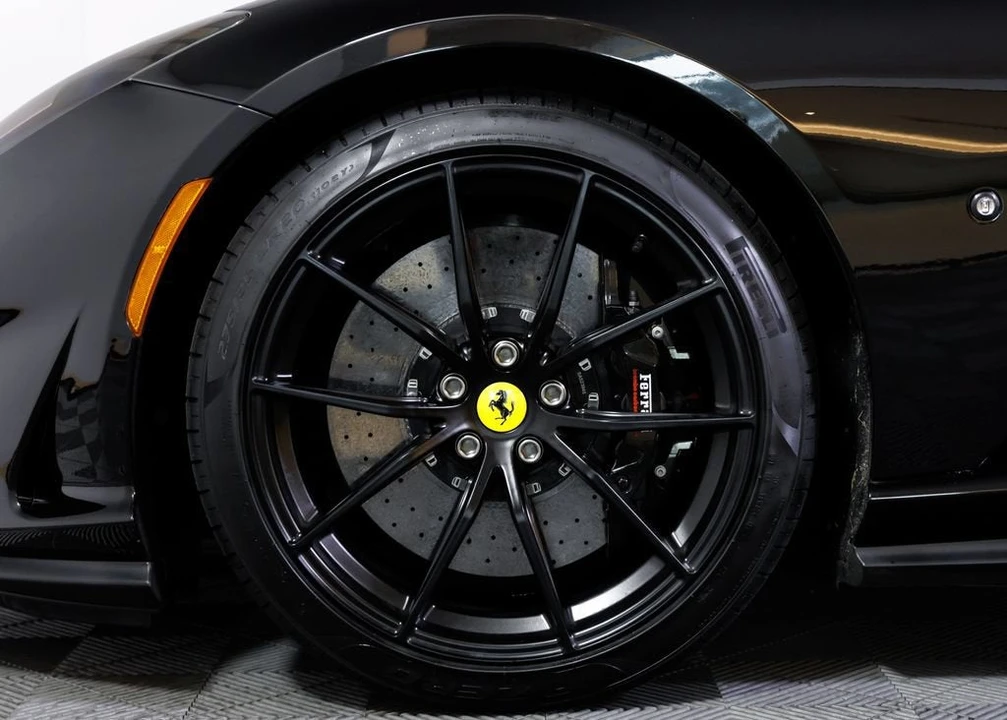 2021 Ferrari 812 GTS - Image 9 of 31