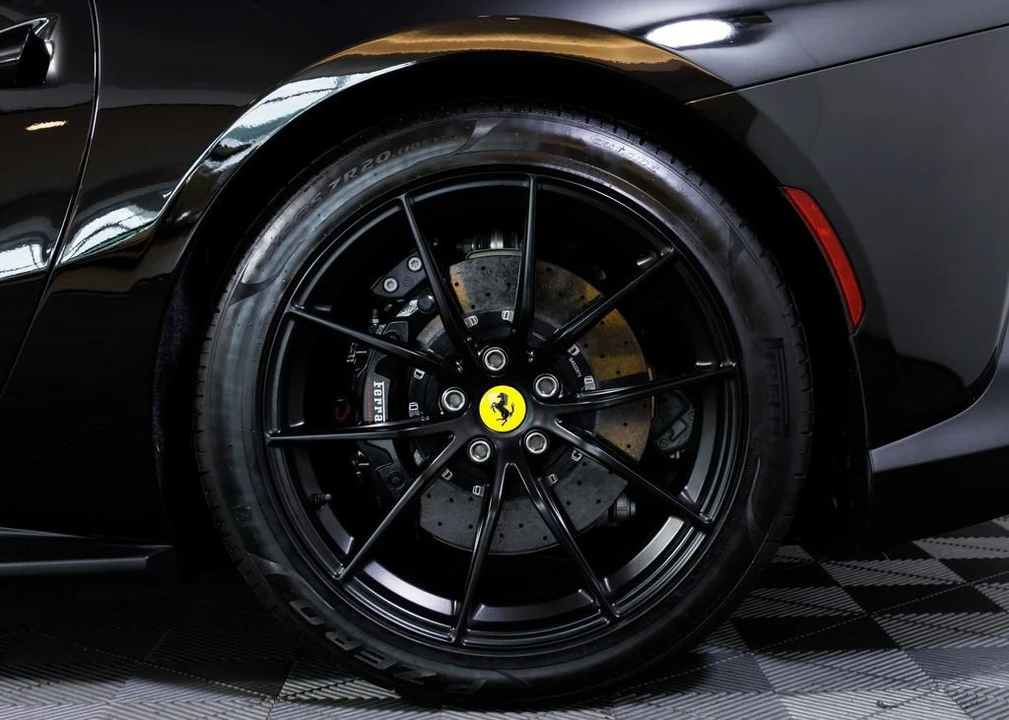2021 Ferrari 812 GTS - Image 10 of 31