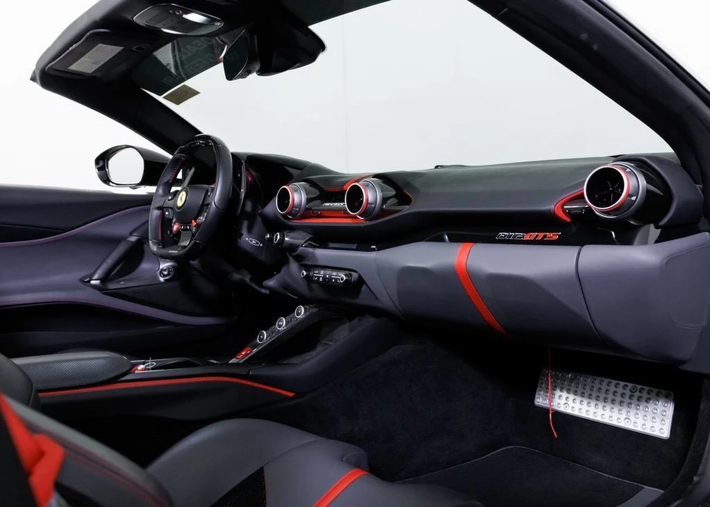 2021 Ferrari 812 GTS - Image 25 of 31