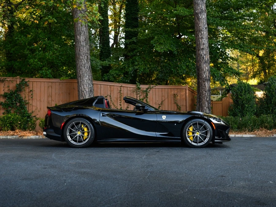 2021 Ferrari 812 GTS - Image 5 of 21