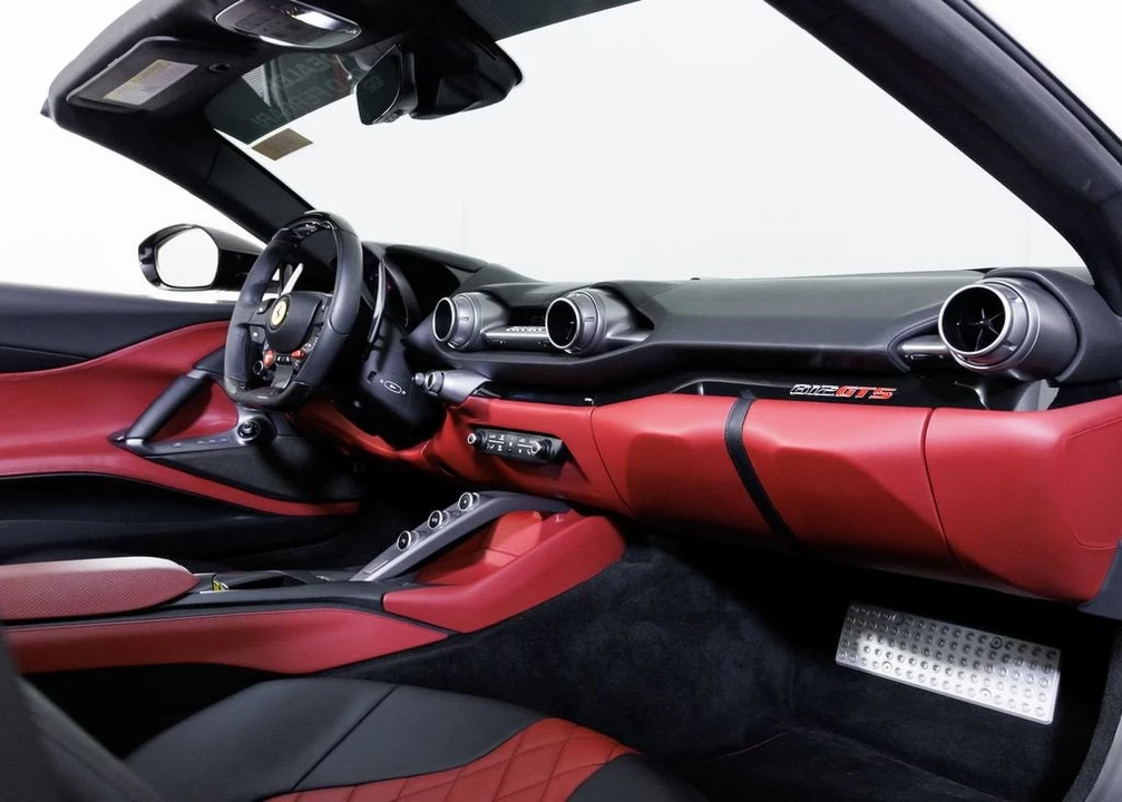 2021 Ferrari 812 GTS - Image 25 of 31