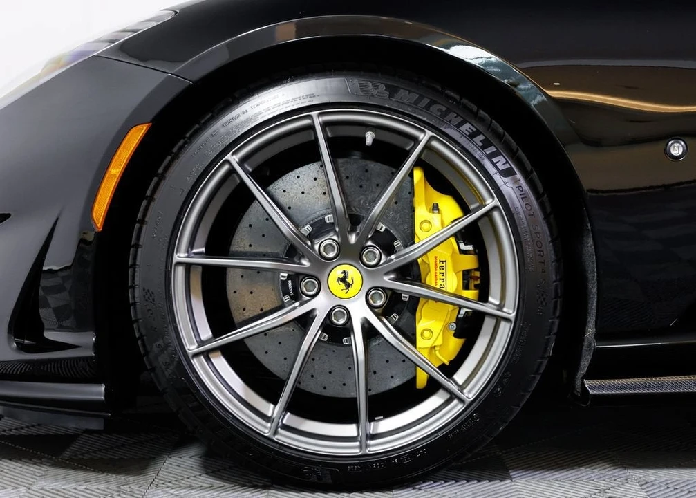 2021 Ferrari 812 GTS - Image 9 of 31