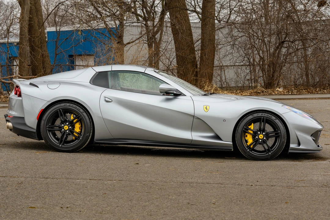 2021 Ferrari 812 GTS - Image 17 of 31
