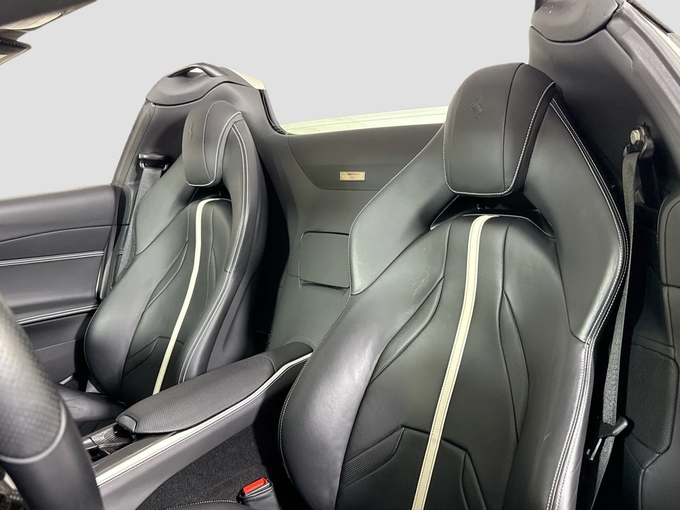 2021 Ferrari 812 GTS - Image 5 of 27