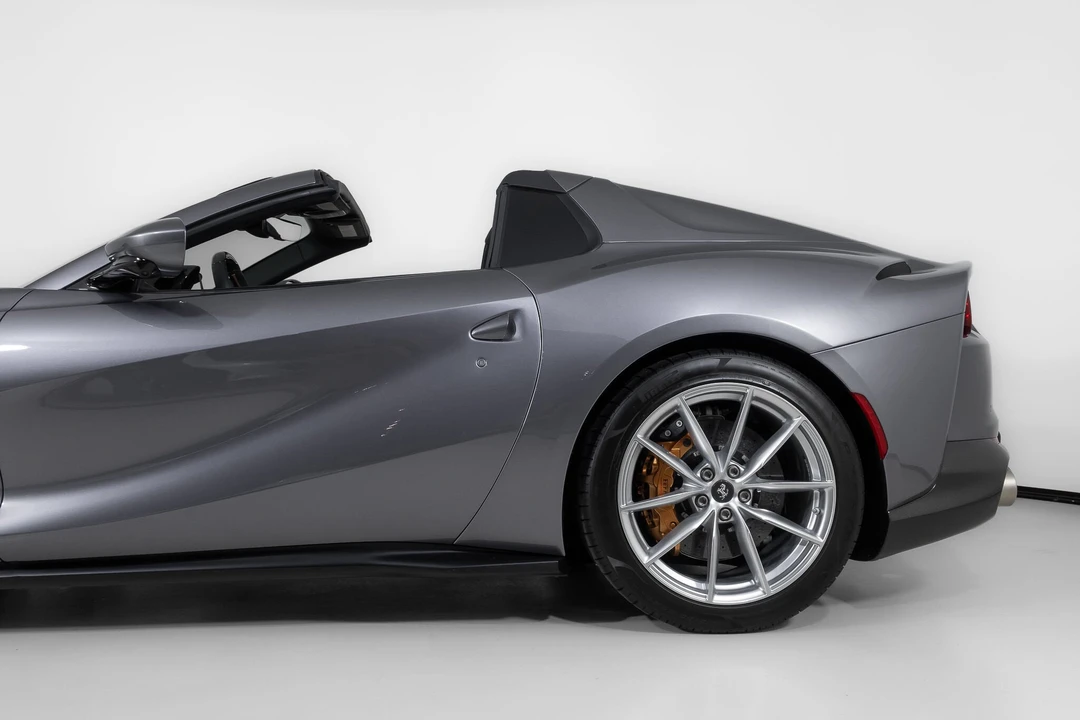 2021 Ferrari 812 GTS - Image 16 of 31